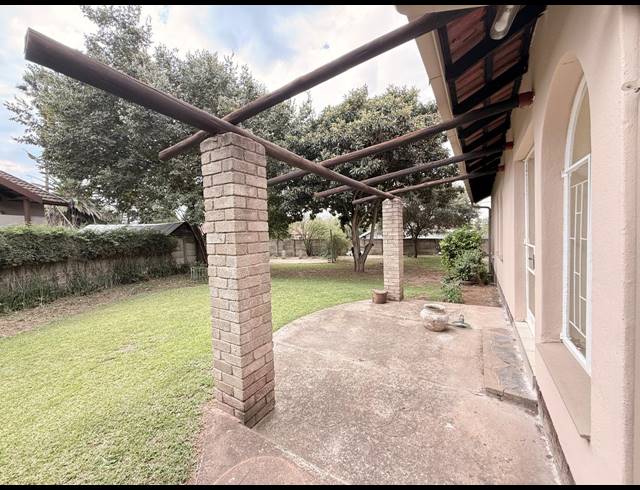 3 BEDROOM HOUSE RENTED IN PIONEER PARK